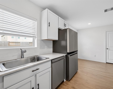 3039 Ash Ray Drive - Photo Thumbnail 17