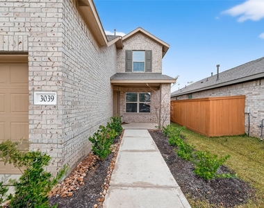 3039 Ash Ray Drive - Photo Thumbnail 4