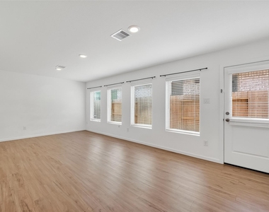 3039 Ash Ray Drive - Photo Thumbnail 10