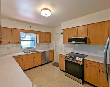 18110 Dorman Road - Photo Thumbnail 9