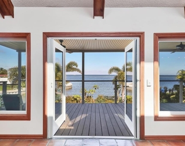 3601 Coquina Key Drive Se - Photo Thumbnail 17