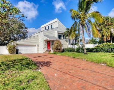 3601 Coquina Key Drive Se - Photo Thumbnail 4