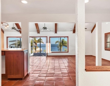 3601 Coquina Key Drive Se - Photo Thumbnail 6