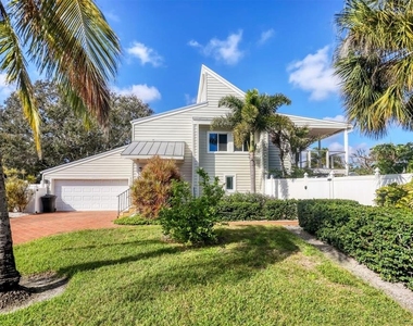 3601 Coquina Key Drive Se - Photo Thumbnail 3