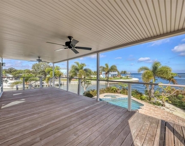 3601 Coquina Key Drive Se - Photo Thumbnail 34
