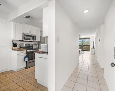 1316 Pasadena Avenue S - Photo Thumbnail 4