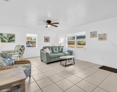 103 E Park Street - Photo Thumbnail 2