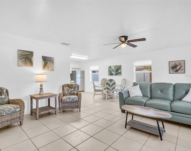 103 E Park Street - Photo Thumbnail 1