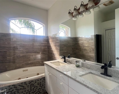 6222 Laurel Creek Trail - Photo Thumbnail 9