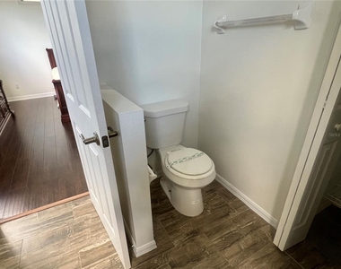 6222 Laurel Creek Trail - Photo Thumbnail 11