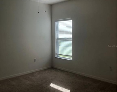 3211 Silver Fin Way - Photo Thumbnail 14