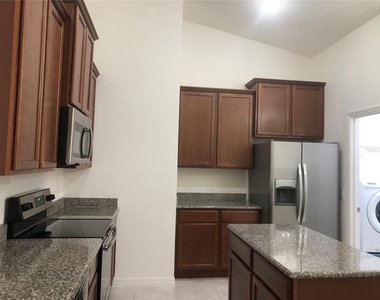 3211 Silver Fin Way - Photo Thumbnail 5