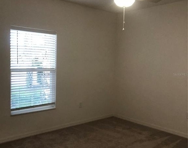 3211 Silver Fin Way - Photo Thumbnail 8