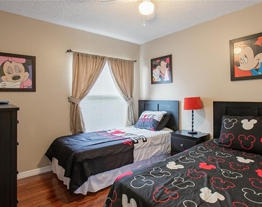 7802 Laurel Oak Lane - Photo Thumbnail 14