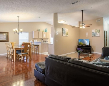 7802 Laurel Oak Lane - Photo Thumbnail 19