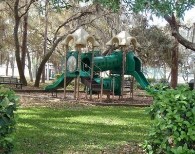 7802 Laurel Oak Lane - Photo Thumbnail 9