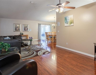 7802 Laurel Oak Lane - Photo Thumbnail 18