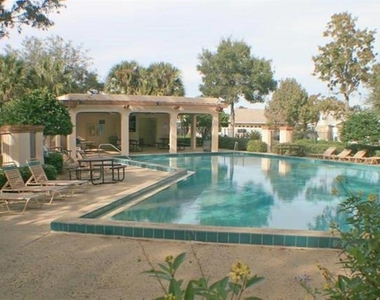 7802 Laurel Oak Lane - Photo Thumbnail 11