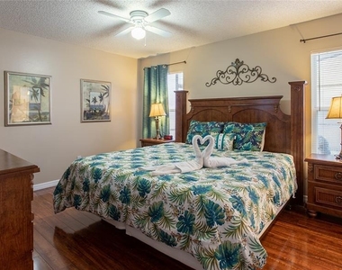 7802 Laurel Oak Lane - Photo Thumbnail 1