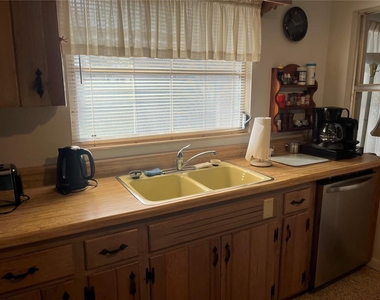 505 Granada Avenue - Photo Thumbnail 6