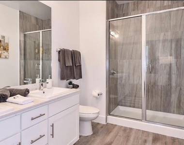 4802 Sw 34 Place - Photo Thumbnail 1