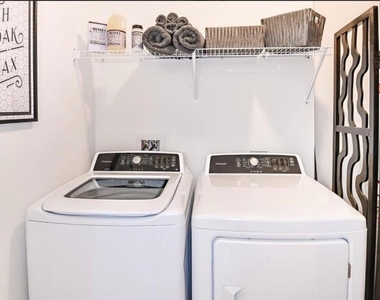 4802 Sw 34 Place - Photo Thumbnail 2