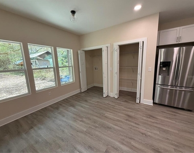 4409 Nw 31st Avenue - Photo Thumbnail 2