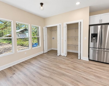 4409 Nw 31st Avenue - Photo Thumbnail 3