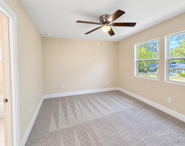 4409 Nw 31st Avenue - Photo Thumbnail 9