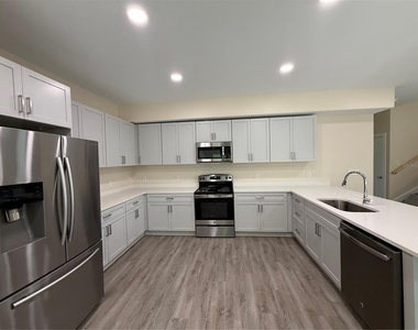 4409 Nw 31st Avenue - Photo Thumbnail 3