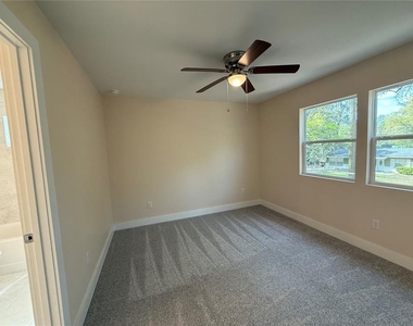 4409 Nw 31st Avenue - Photo Thumbnail 11
