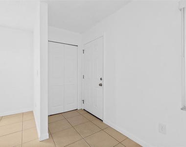 2258 S Daytona Avenue - Photo Thumbnail 1