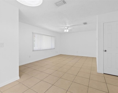 2258 S Daytona Avenue - Photo Thumbnail 3