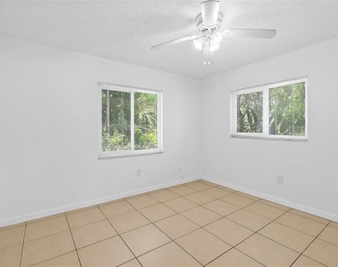 2258 S Daytona Avenue - Photo Thumbnail 11