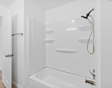 2258 S Daytona Avenue - Photo Thumbnail 14