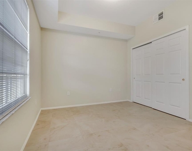 9025 Colby Drive - Photo Thumbnail 10