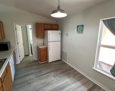 2105 Atwater Drive - Photo Thumbnail 2