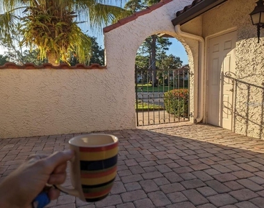 5581 Golf Pointe Drive - Photo Thumbnail 3
