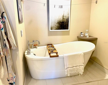 2675 Gulf Of Mexico Drive - Photo Thumbnail 8