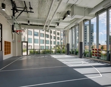 10 City Point - Photo Thumbnail 2