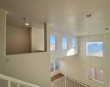 1703 Paradise Reef Avenue - Photo Thumbnail 35