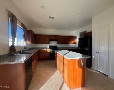 1703 Paradise Reef Avenue - Photo Thumbnail 12
