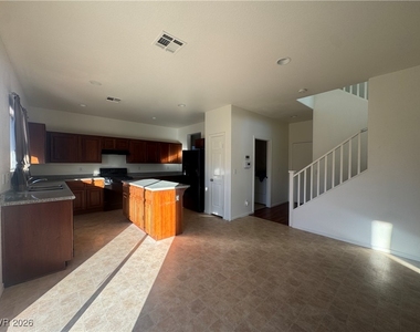 1703 Paradise Reef Avenue - Photo Thumbnail 10