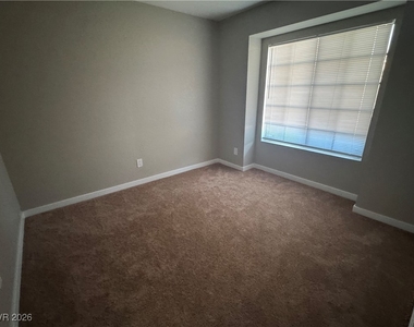 7447 Palermo Avenue - Photo Thumbnail 15