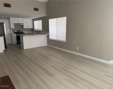 7447 Palermo Avenue - Photo Thumbnail 5