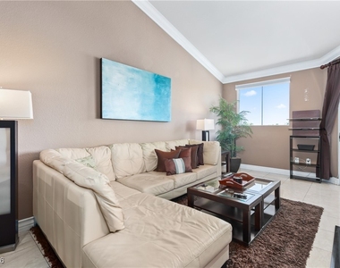 210 E Flamingo Road - Photo Thumbnail 5