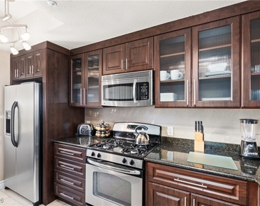 210 E Flamingo Road - Photo Thumbnail 9
