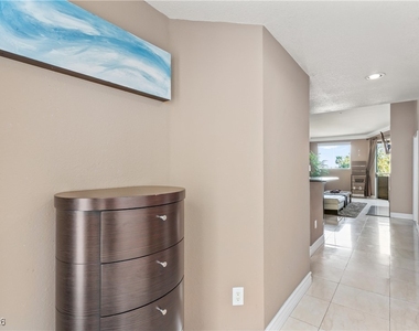 210 E Flamingo Road - Photo Thumbnail 2