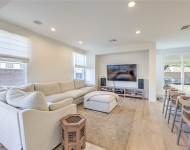 5404 Avent Ferry Street - Photo Thumbnail 4
