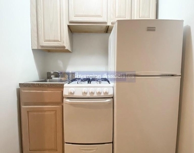 936 West End Avenue - Photo Thumbnail 2